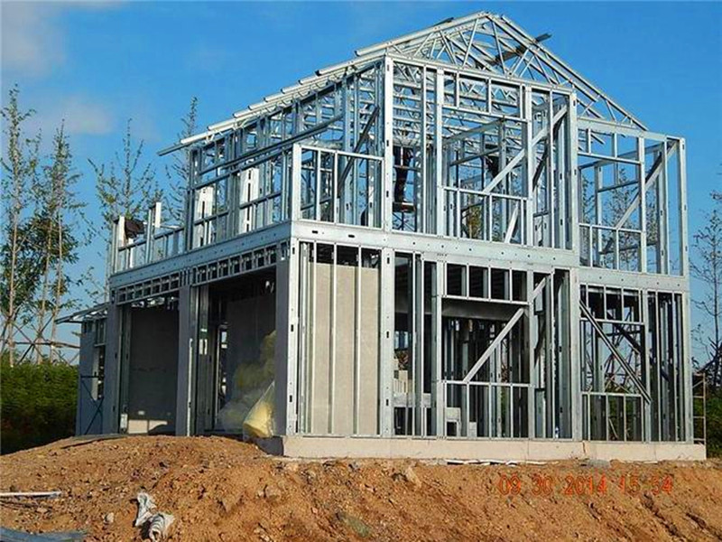 正在搭建的輕鋼別墅