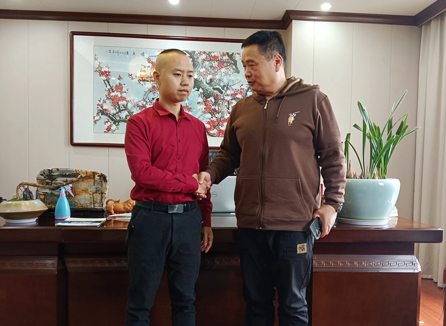 美國華僑進出口商會副會長考察睿婕工廠，計劃共同開發(fā)美國輕鋼房屋市場