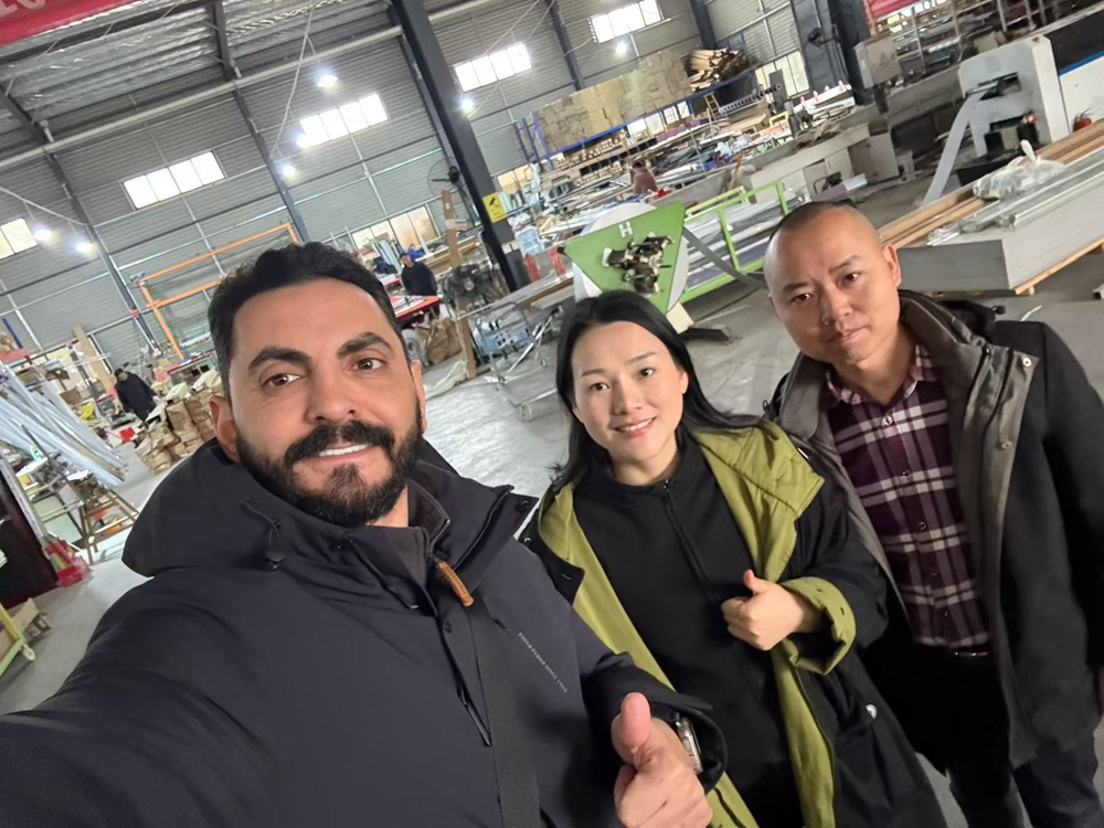 中東皇室成員、黎巴嫩華商會主席到訪睿婕輕鋼別墅工廠，共商非洲項(xiàng)目開發(fā)新藍(lán)圖